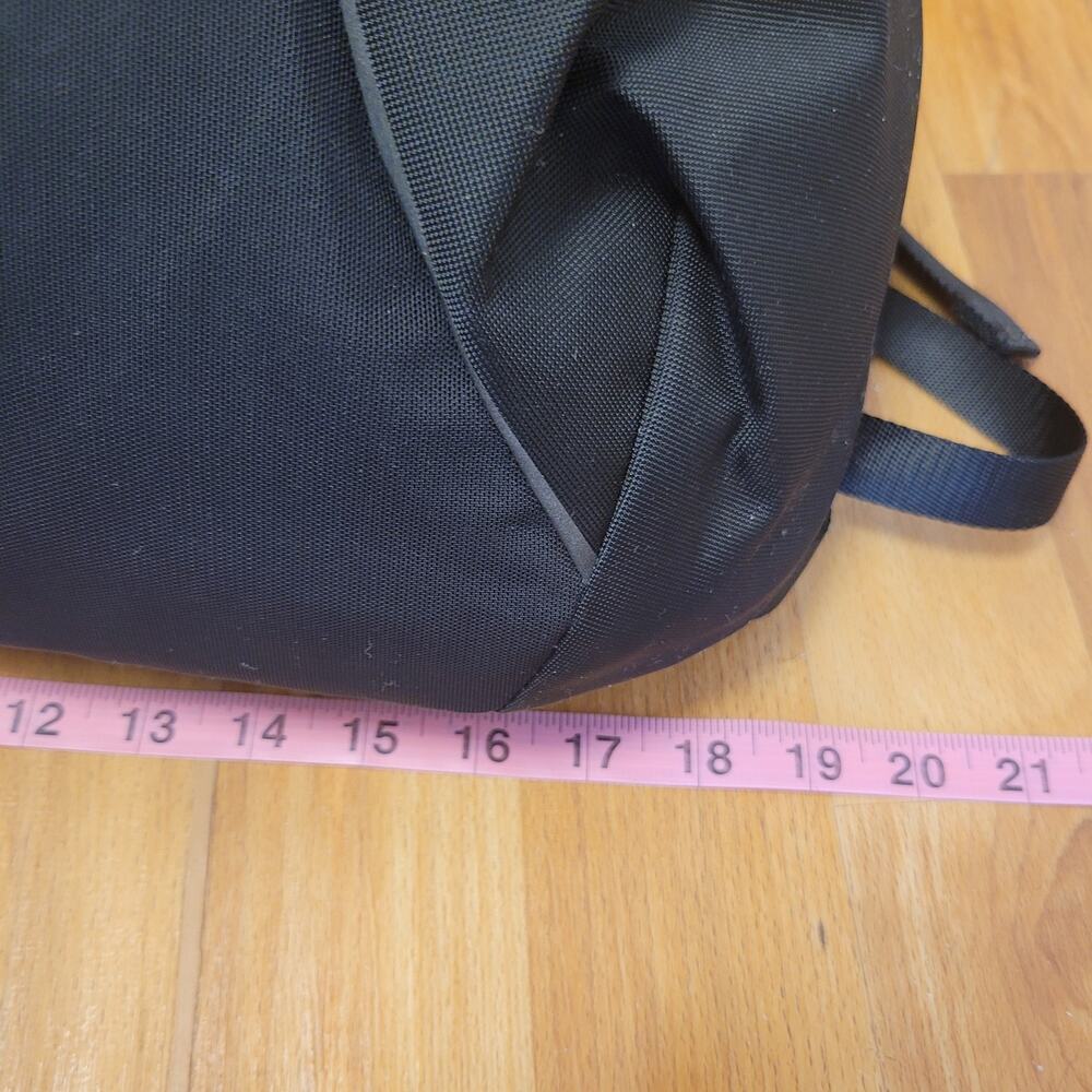 Lululemon More Miles Active Backpack 17L Laptop Hardback Sleek Clean Travel Corp - Picture 8 of 15